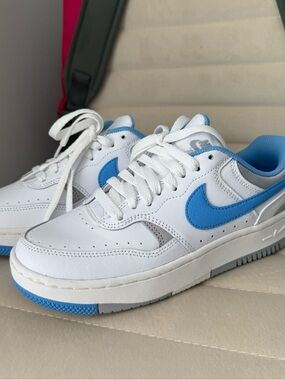 Nike Womens Blue Sneakers